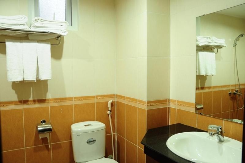 Canh Buom Hotel Danang Room photo